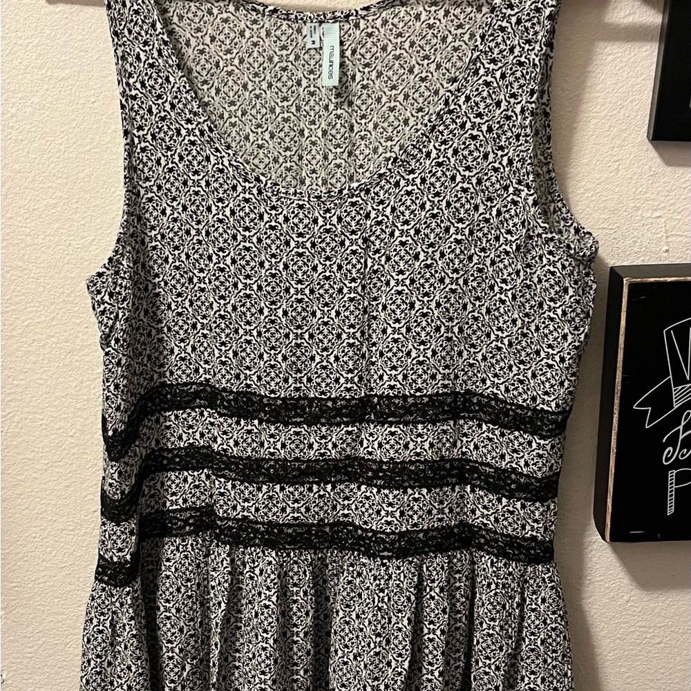 Black and White Patterned Women's dress